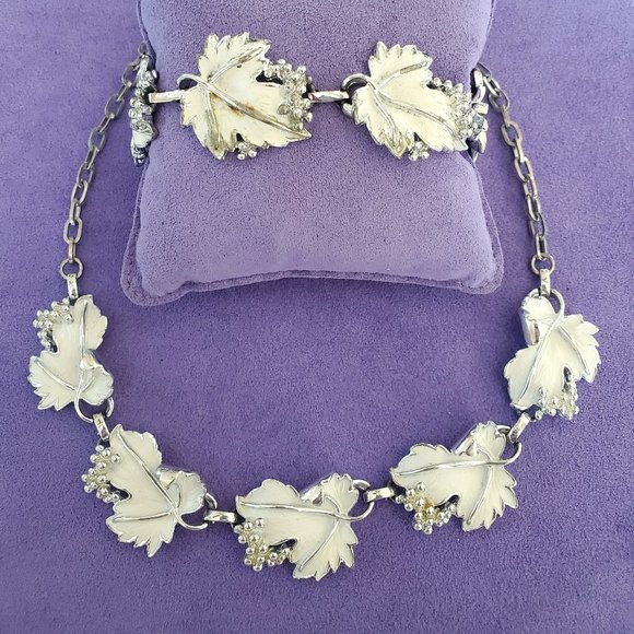 Vintage Whispering Leaves Silver White Leaf Necklace and Bracelet Sarah Coventry - Picture 1 of 10